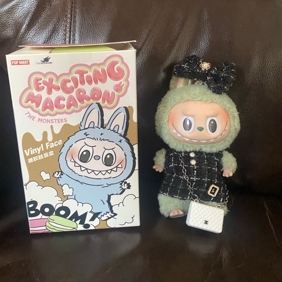 Pop Mart Handbags - Labubu Exciting Macarons Monster Doll with Box & CHANEL Outfit Included!!